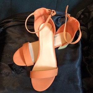 Ladies low heel sandals.